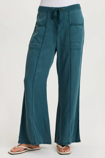 Tarla Twill Dropped Pocket Wide Leg Pant