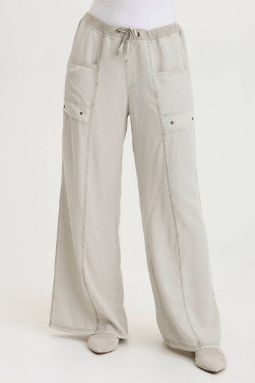 Tarla Twill Dropped Pocket Wide Leg Pant
