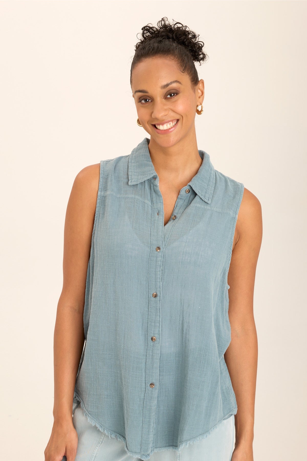 Otto Sleeveless Gauze Button-Up