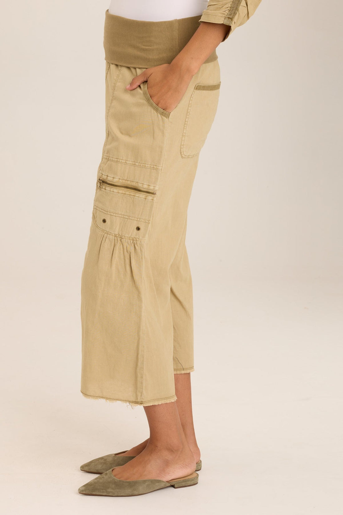 Pasqual Cotton Linen Flowy Cargo Crop