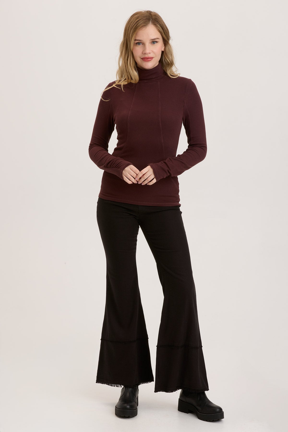 Rib Sorren Turtleneck