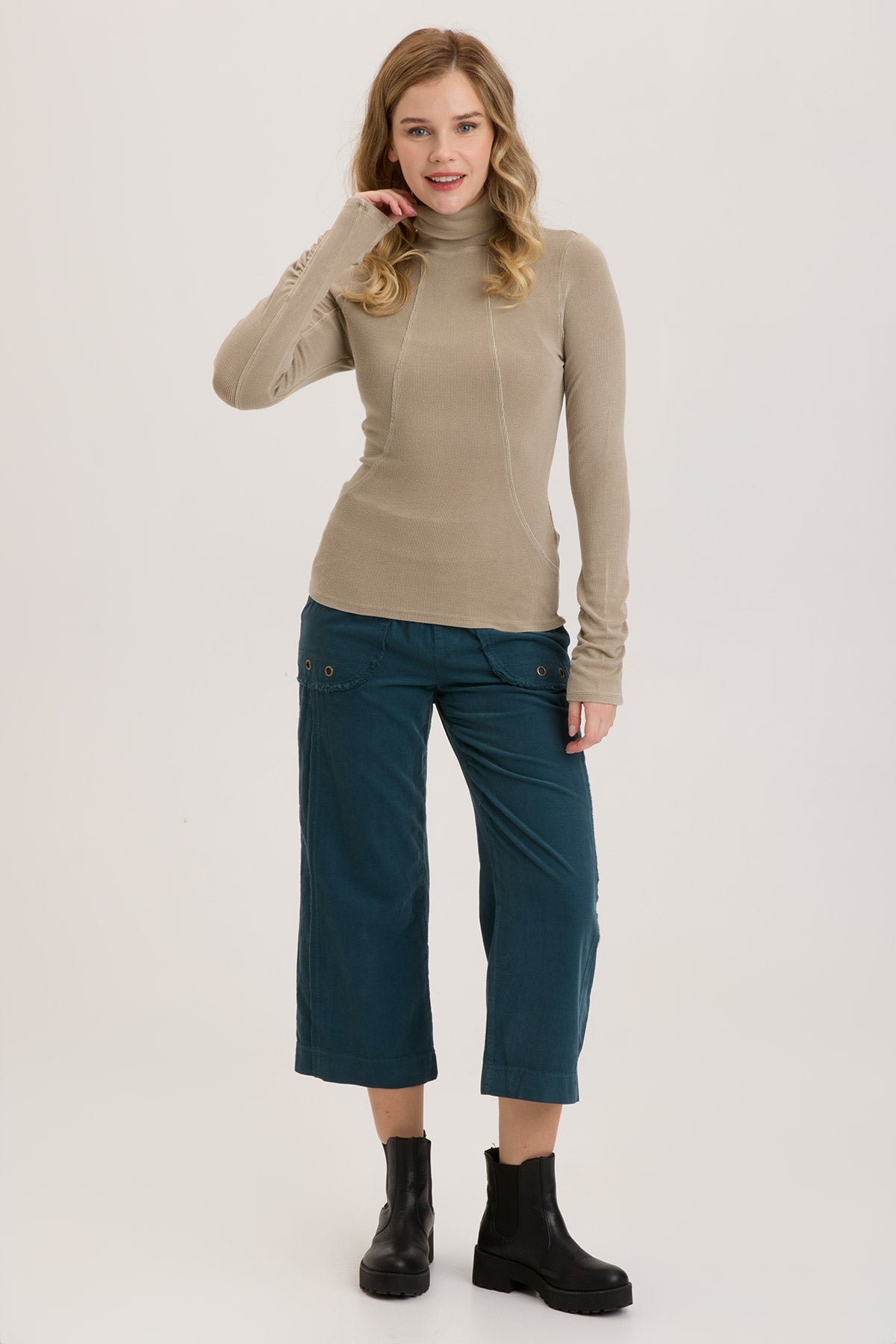Rib Sorren Turtleneck