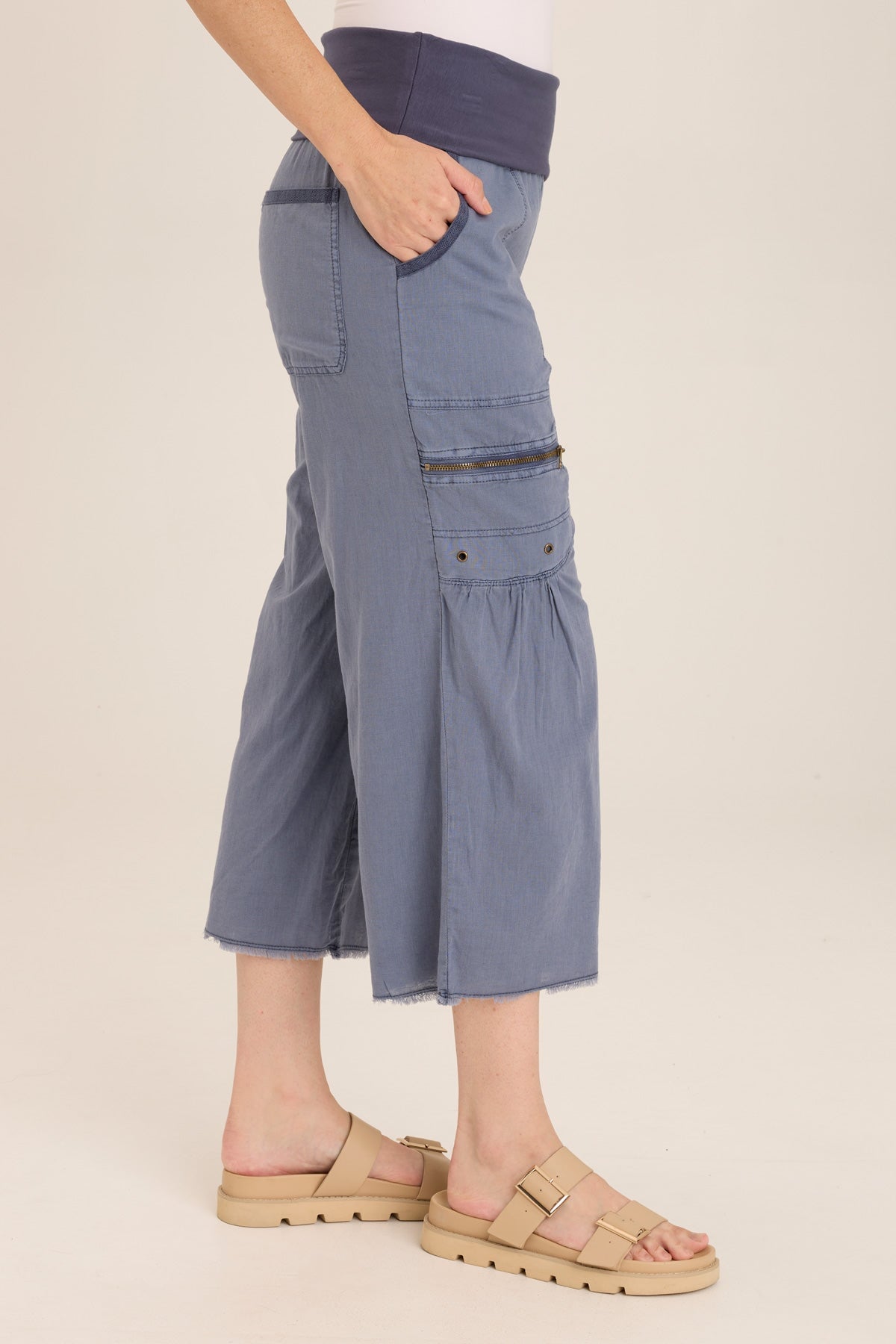 Pasqual Cotton Linen Flowy Cargo Crop