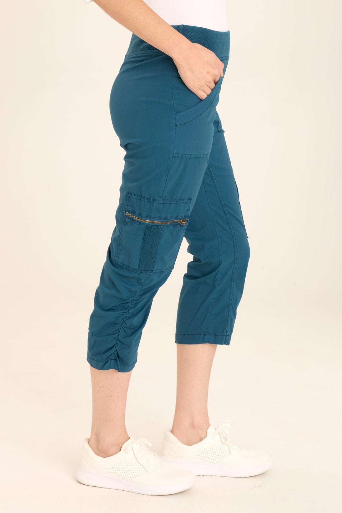 Nadia Crop