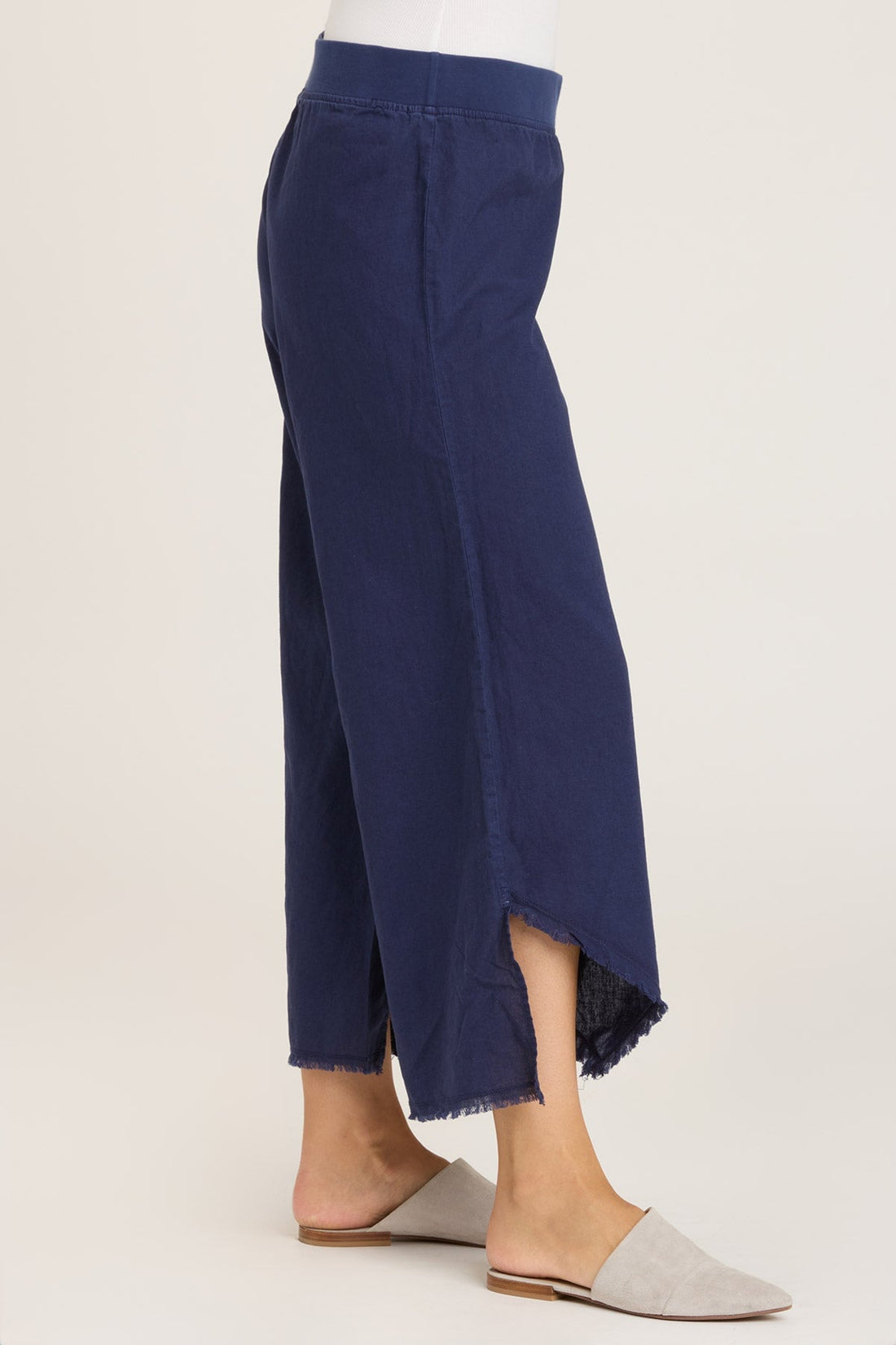 Astri Pant