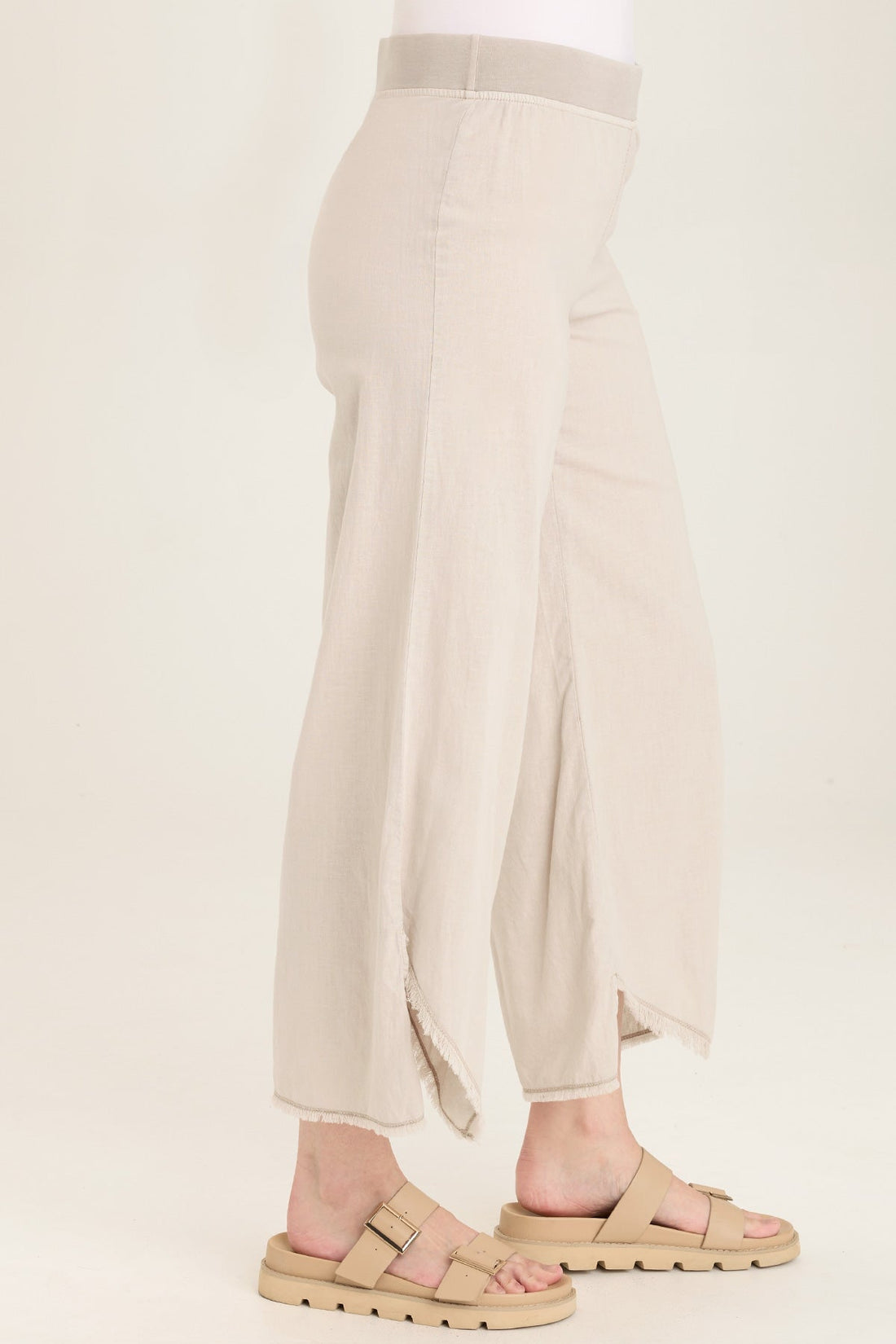 Astri Pant